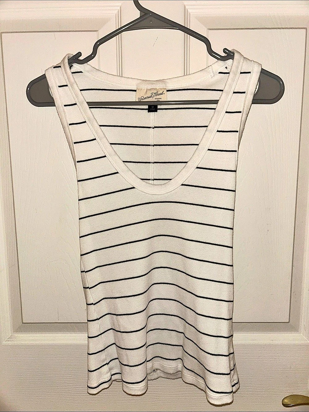Universal Thread Striped Tank Top in White & Black Size Medium